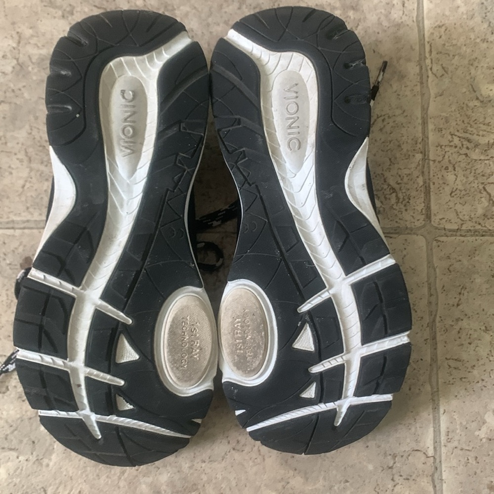 Vionic Athletic Shoes - image 6